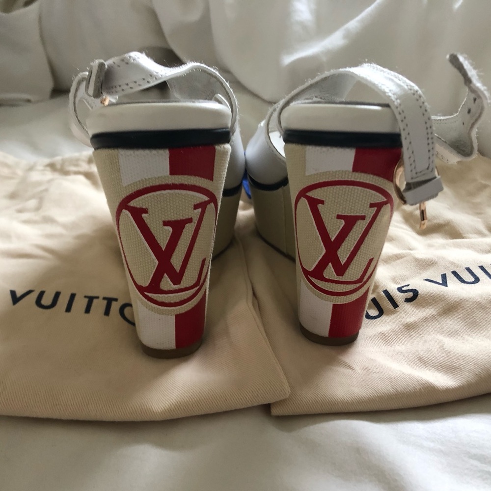 LOUIS Vuitton Monogram Platform Sandals